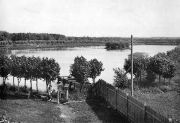 Остров и тополя на Коноваловском пруду в 1911 г.