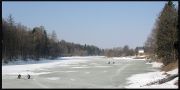 Рыбаки. Лов с риском провалиться под лед.