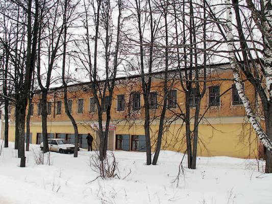 Здание бывшей столовой при казармах