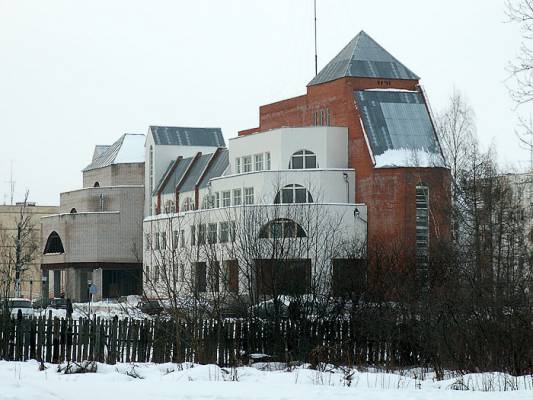 Здание налоговой инспекции в январе 2008 г.