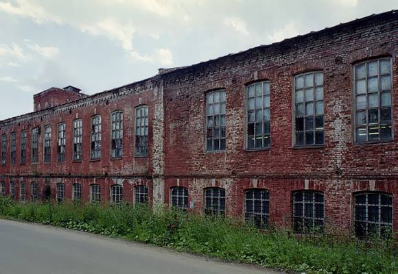 Вичуга (Гольчиха): ткацкий корпус (1870-е) фабрики А.Ф. Морокина в 2005 г.