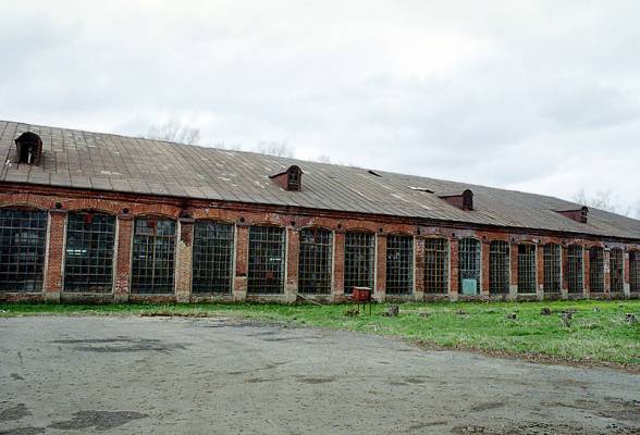 Погорелка (Кирикино): ткацкая фабрика (1906) Ф. Пелёвина. Фото 2005 г.