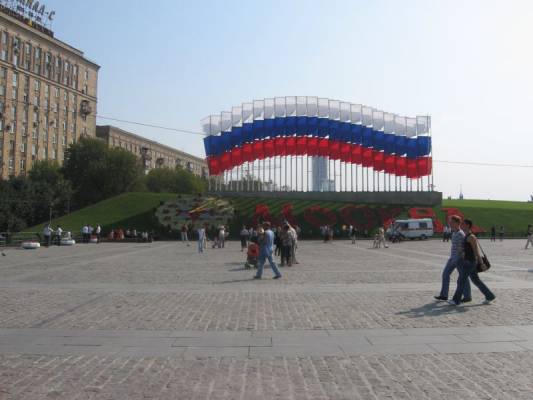 Вечером здесь будет концерт.