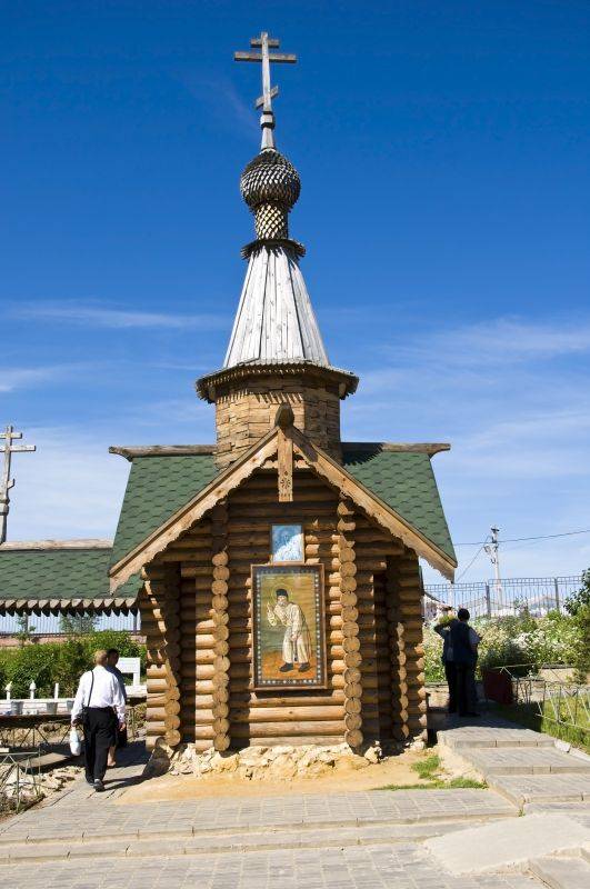 �������