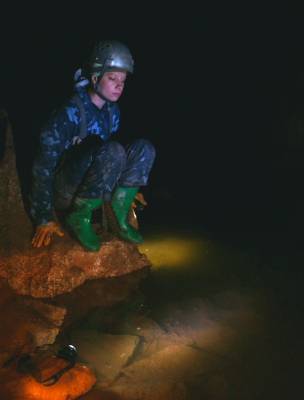 �������