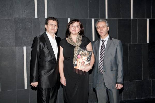       Mogul Opera Club