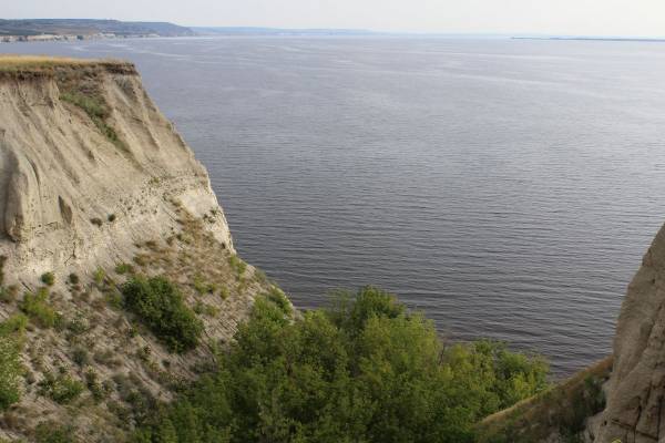 Volga. Chalk rocks.