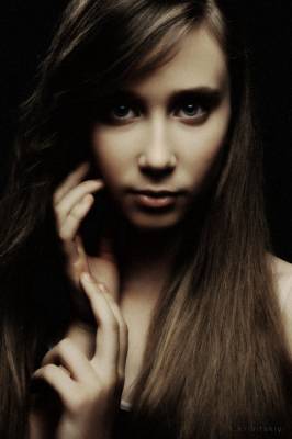  .      . -.     Art Fashion Centre.  Artistic posing. Search for an artistic image in the portrait of the model. Photo-model-photoactress